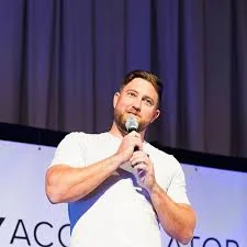 Headshot of Ian Stanley